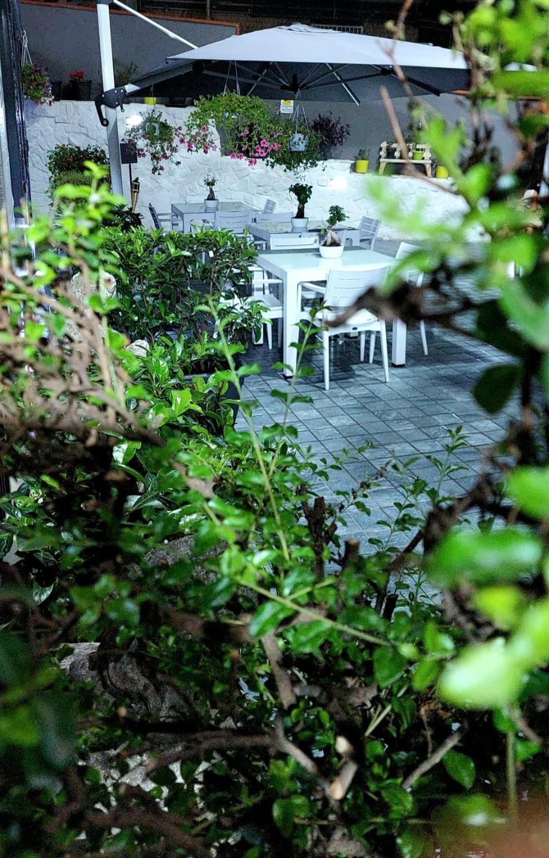 Il Borghetto House Brown Apartment *